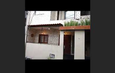 Imagem: A casa possui 2 Dormitórios e 1 Banheiro e está localizado