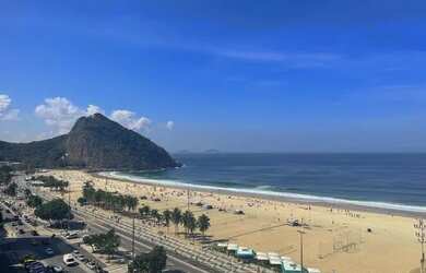 Imagem: O apartamento possui 4 Dormitórios, 4 Banheiros, 2 Vagas na