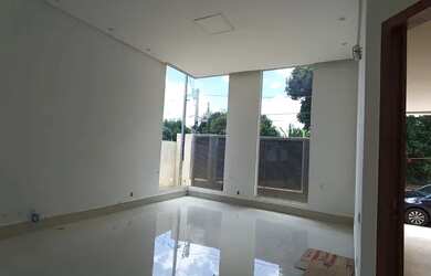 Imagem: A casa em condomínio possui 5 Dormitórios, 5 Banheiros, 3