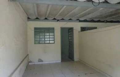 Imagem: A casa possui 2 Dormitórios, 1 Banheiro, 70m² de Área e