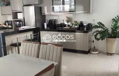 Imagem: A casa em condomínio possui 3 Dormitórios, 2 Banheiros, 2