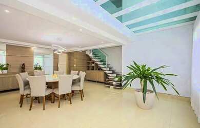 Imagem: A casa em condomínio possui 3 Dormitórios, 3 Banheiros, 3