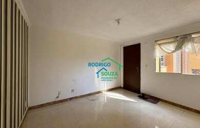 Imagem: O apartamento possui 2 Dormitórios, 1 Banheiro, 1 Vaga na garagem