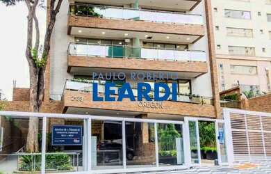 Imagem: O depósito possui 5 Vagas na garagem, 330m² de Área e está