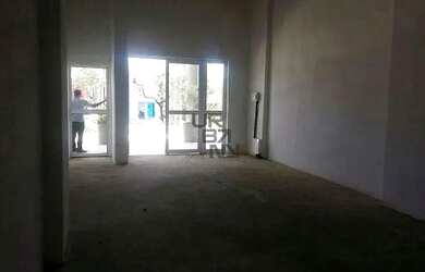 Imagem: O depósito possui 5 Vagas na garagem, 50m² de Área e está