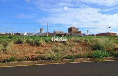 Imagem: O terreno possui 250m² de Área e está localizado em Aclimação
