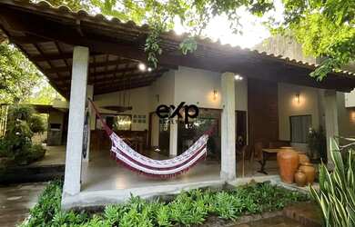 Imagem: A casa em condomínio possui 5 Dormitórios, 5 Banheiros, 3