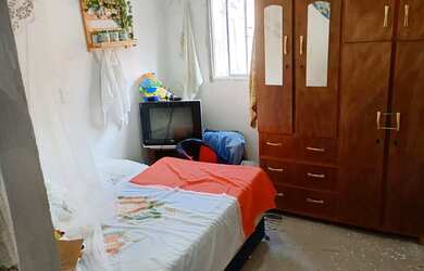 Imagem: A casa possui 3 Dormitórios, 1 Banheiro, 1 Vaga na garagem