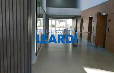 Imagem: O depósito possui 1 Vaga na garagem, 37m² de Área e está