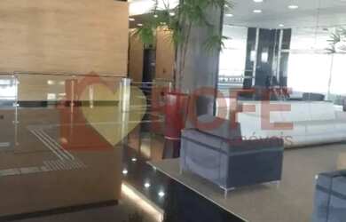 Imagem: O depósito possui 5 Vagas na garagem, 2.844m² de Área e