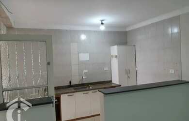 Imagem: A casa possui 2 Dormitórios, 1 Banheiro, 1 Vaga na garagem