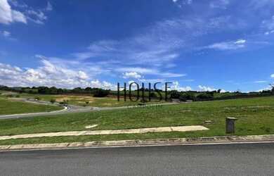 Imagem: O terreno possui 1.008m² de Área e está localizado em Parque