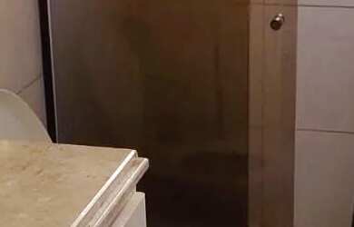 Imagem: O quarto possui Guarda roupa e está localizado em Centro, Londrina