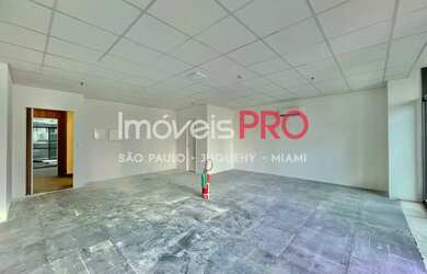 Imagem: O depósito possui 1 Vaga na garagem e 59m² de Área e está