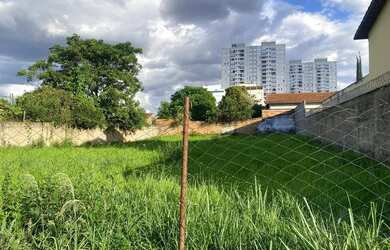 Imagem: O terreno possui 760m² de Área e está localizado em Vila