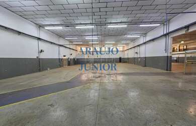 Imagem: O depósito possui 2 Vagas na garagem, 2.179m² de Área e