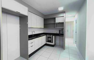 Imagem: O apartamento possui 2 Dormitórios, 1 Banheiro, 1 Vaga na garagem