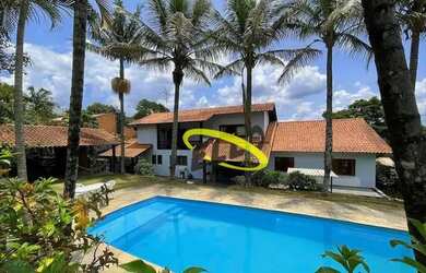 Imagem: A casa em condomínio possui 5 Dormitórios, 5 Banheiros, 5