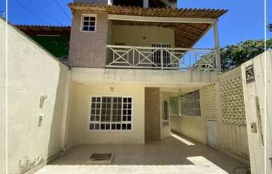 Imagem: A casa possui 3 Dormitórios, 3 Banheiros, 2 Vagas na garagem