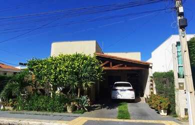 Imagem: A casa em condomínio possui 3 Dormitórios, 2 Banheiros, 2