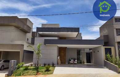 Imagem: A casa em condomínio possui 3 Dormitórios, 3 Banheiros, 180m²