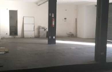 Imagem: O depósito possui 1 Vaga na garagem e está localizado em