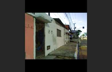 Imagem: A casa possui 5 Dormitórios, 2 Banheiros, 248m² de Área e