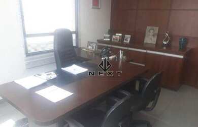 Imagem: O depósito possui 2 Vagas na garagem, 110m² de Área e está