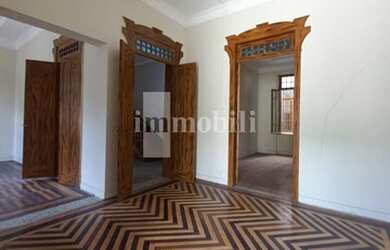 Imagem 1: CASA NA BELA VISTA. Varanda, 700m² de Área, 5 Vagas na garageme5 Dormitórios