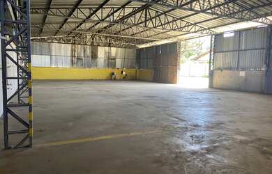 Imagem: O depósito possui 5 Vagas na garagem, 500m² de Área e está