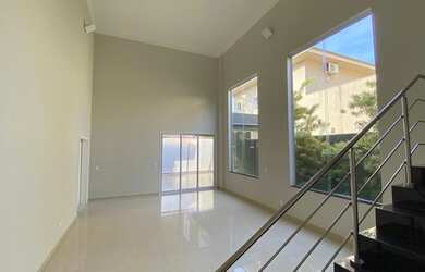 Imagem: A casa em condomínio possui 4 Dormitórios, 5 Banheiros, 4