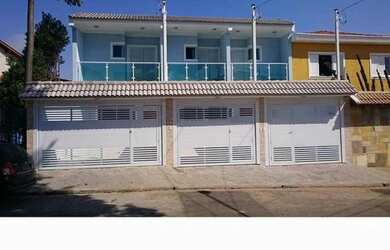 Imagem: A casa possui 3 Dormitórios, 3 Banheiros, 2 Vagas na garagem