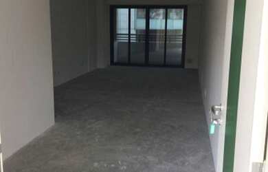 Imagem: O depósito possui 1 Vaga na garagem, 42m² de Área e está