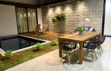 Imagem: A casa possui 3 Dormitórios, 4 Banheiros, 2 Vagas na garagem