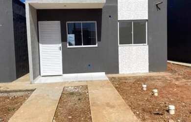 Imagem: A casa possui 2 Dormitórios, 1 Banheiro, 2 Vagas na garagem