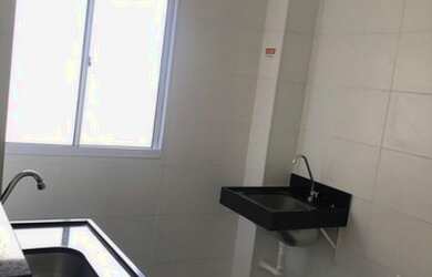 Imagem: O apartamento possui 2 Dormitórios, 1 Banheiro, 1 Vaga na garagem