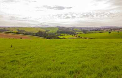 Imagem: O terreno possui 61.000m² de Área, Imóvel novo e está localizado