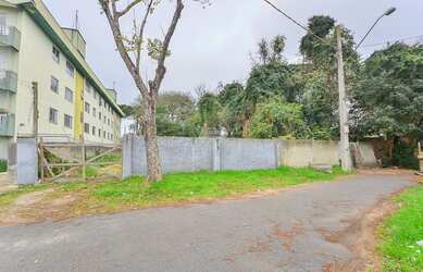 Imagem: O terreno possui 1.015m² de Área e está localizado em Água