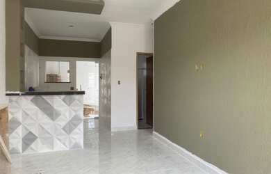 Imagem: A casa possui 2 Dormitórios, 1 Banheiro, 1 Vaga na garagem