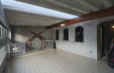 Imagem: A casa possui 5 Dormitórios, 4 Banheiros, 3 Vagas na garagem