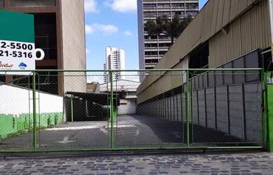 Imagem: O terreno possui 814m² de Área e está localizado em Centro