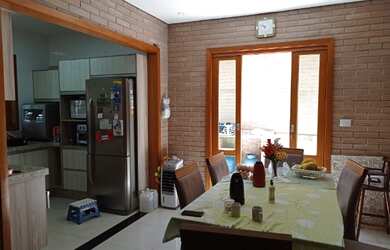 Imagem 3: Casa de vila para venda possui 415 metros quadrados com 5 quartos