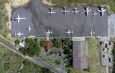 Imagem: A casa em condomínio possui 5 Dormitórios, 5 Banheiros, 2