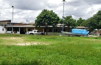 Imagem: O terreno possui 3.243m² de Área, Imóvel novo e está localizado