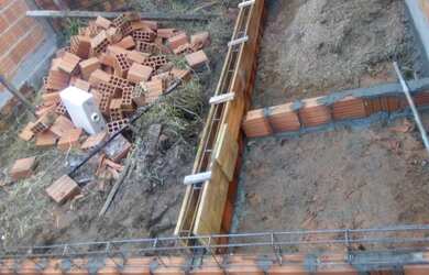 Imagem: O terreno possui 34m² de Área e está localizado em Colônia