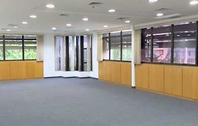 Imagem: O depósito possui 2 Vagas na garagem, 110m² de Área e está