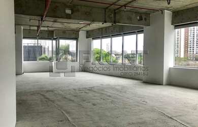 Imagem: O depósito possui 5 Vagas na garagem, 258m² de Área e está