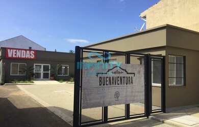 Imagem: A casa possui 2 Dormitórios, 1 Banheiro, 1 Vaga na garagem