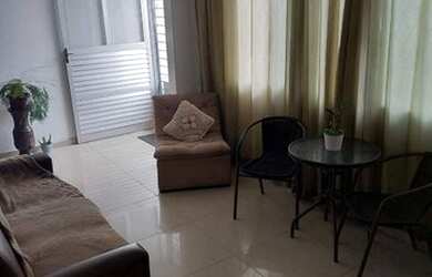 Imagem: A casa possui 3 Dormitórios, 3 Banheiros, 3 Vagas na garagem