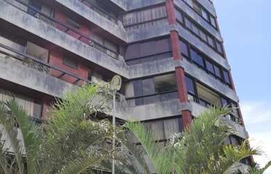 Imagem: O apartamento possui 4 Dormitórios, 5 Banheiros, 3 Vagas na